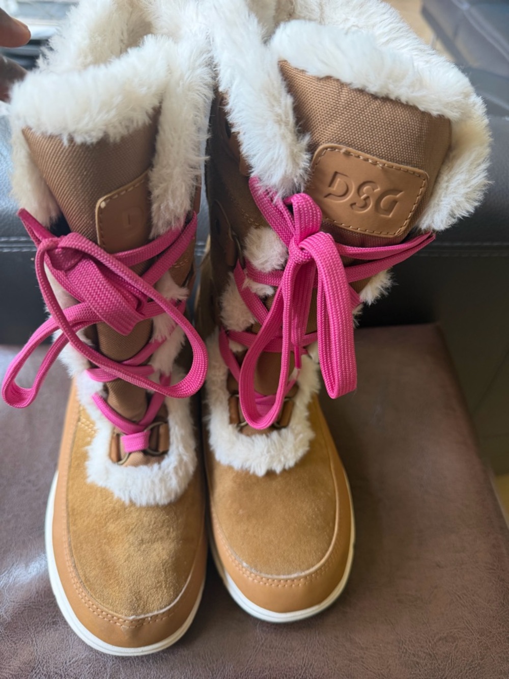 DSG Tan Winter Boots with Pink Laces and Cream Faux Fur